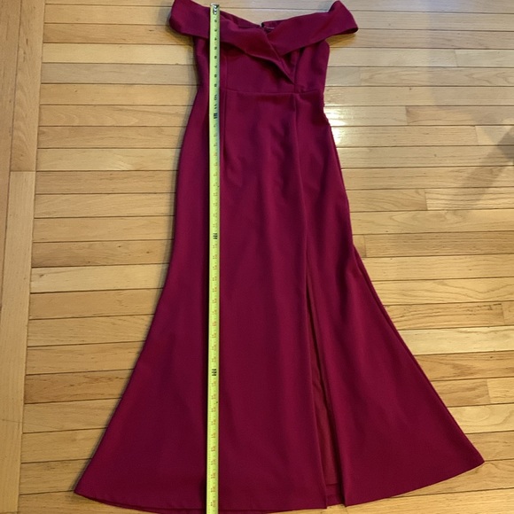 Lulu’s off the shoulder formal dress size S raspberry pink color - Picture 4 of 11